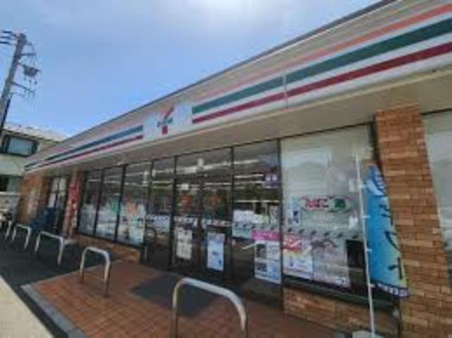コンビニ　セブンイレブン板橋東新町2丁目店（コンビニ）まで607m