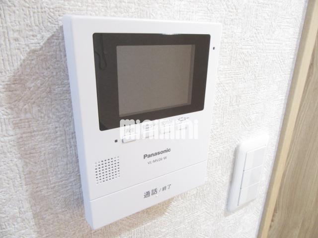セキュリティ　突然の来訪も安心のモニター付インターホンです