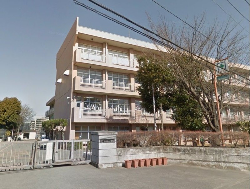 小学校　所沢市立椿峰小学校（小学校）まで562m