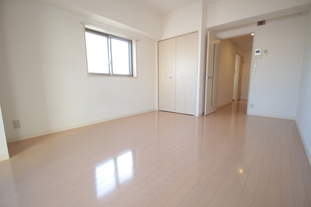 居室・リビング　キレイな洋室ですね