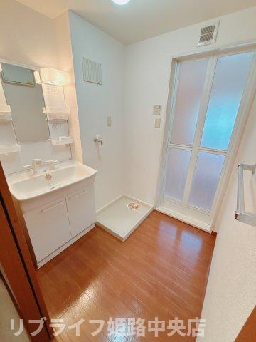 洗面設備　※別部屋の写真です