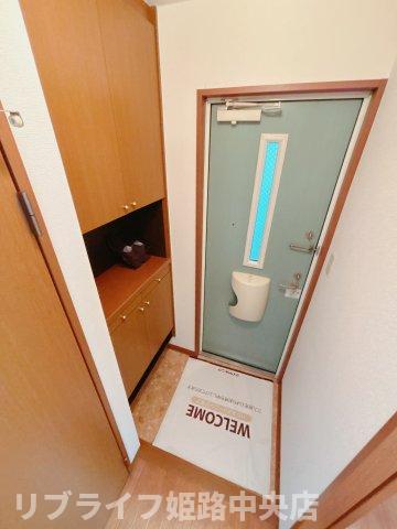 玄関　※別部屋の写真です
