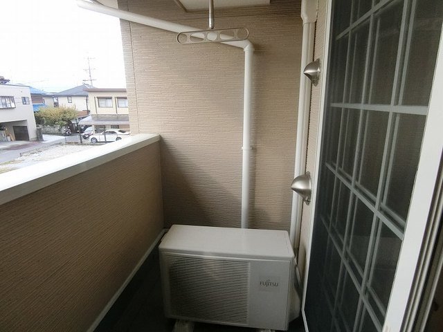 バルコニー　陽当たり良好なバルコニーです