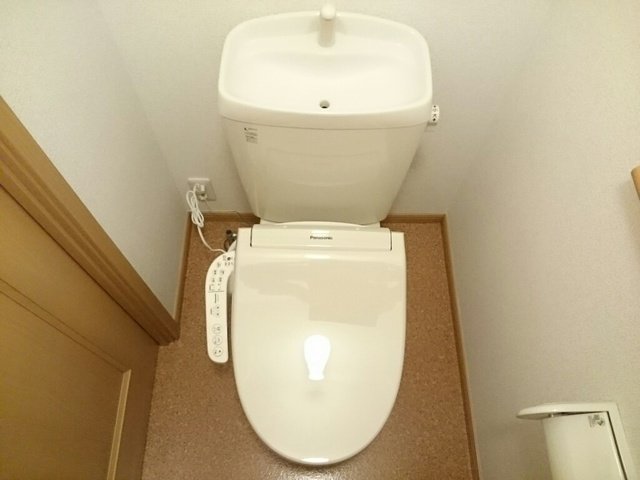 トイレ　トイレもきれいです