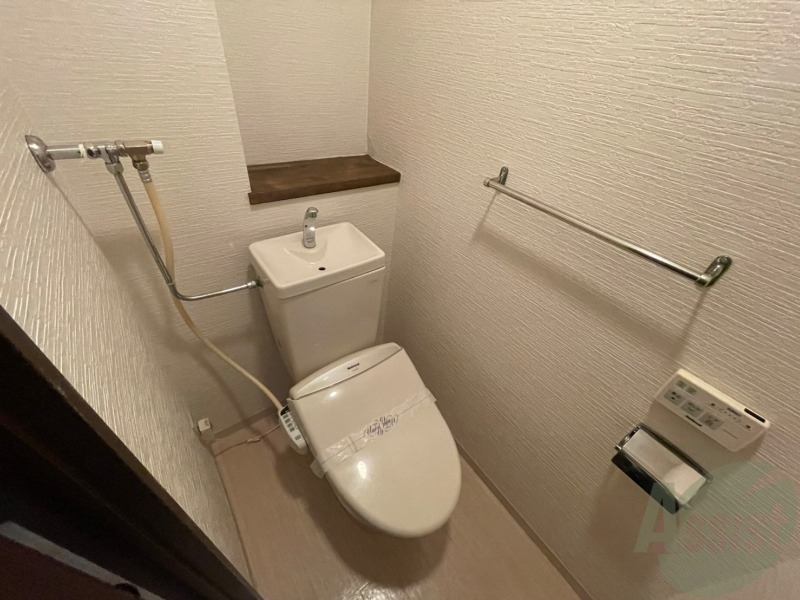 トイレ　ウォシュレット機能がついたトイレ。安心して使用できますね。