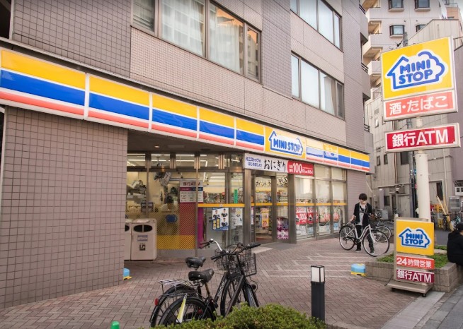コンビニ　ミニストップ東向島5丁目店（コンビニ）まで202m