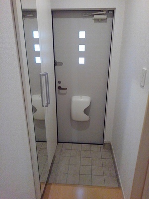 玄関　落ち着いた玄関です