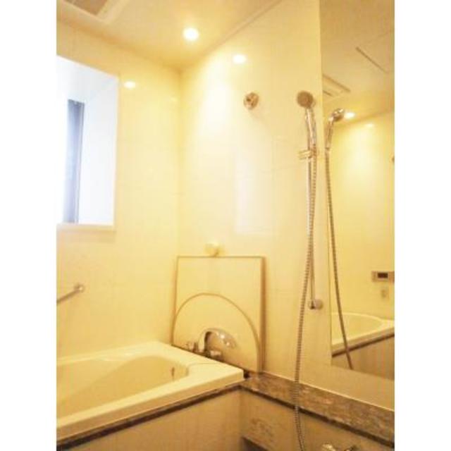 バス・シャワールーム　※写真は同タイプ住戸です。