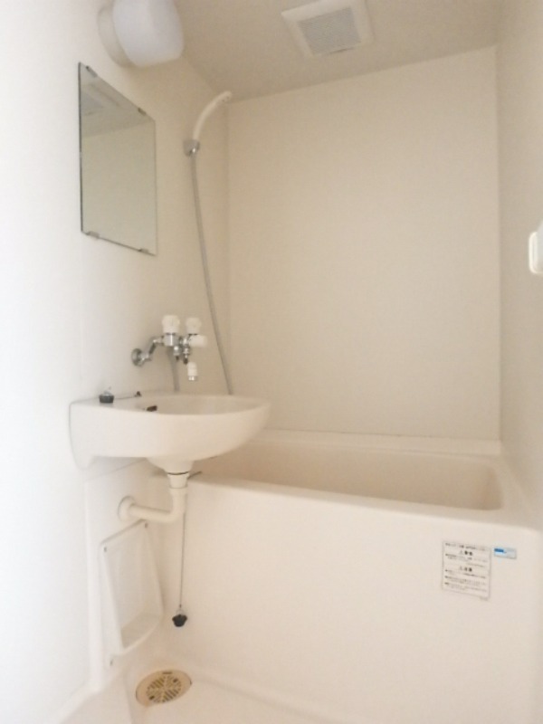 バス・シャワールーム　図面と現状に相違がある場合には現状を優先