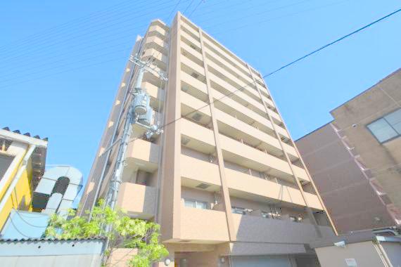 建物外観　存在感のある外観は落ちついた色合いで、堂々としていますね。