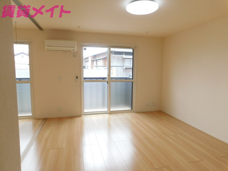 居室・リビング　同物件別部屋参考写真です。