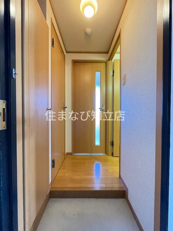 玄関　同型別部屋写真