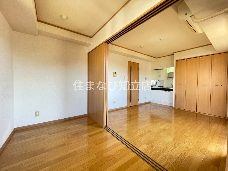 居室・リビング　同型別部屋写真