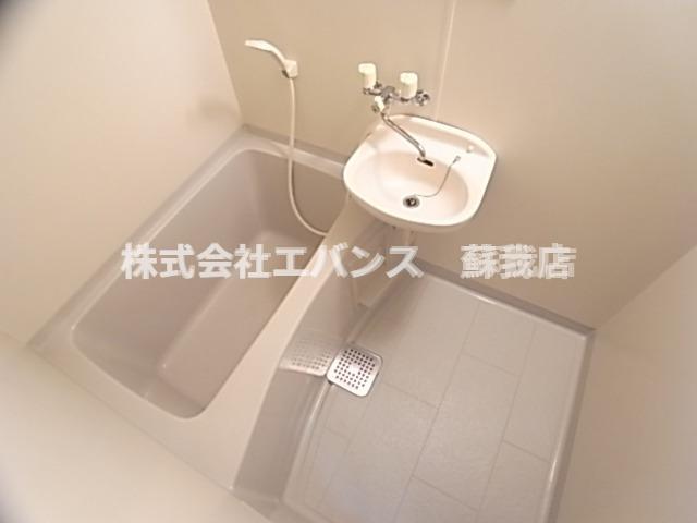 バス・シャワールーム　ゆったり過ごせるお風呂です