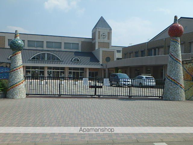 小学校　南風小学校（小学校）まで749m
