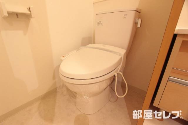 トイレ　清潔感のある色合いです