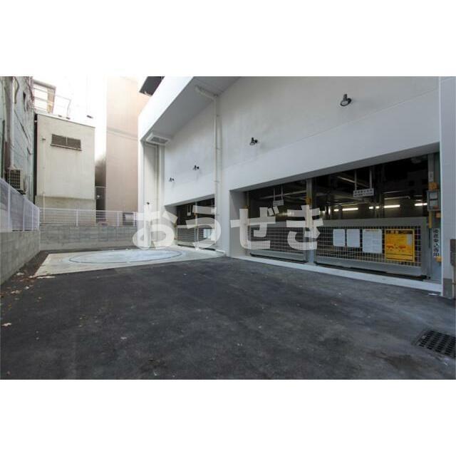 駐車場　?