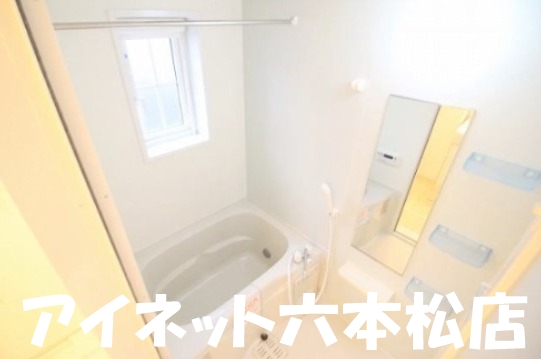 バス・シャワールーム　浴室乾燥機もございます