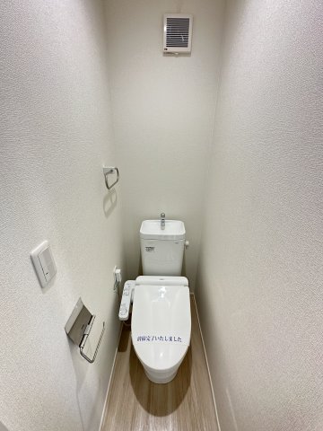 トイレ　別部屋写真参考