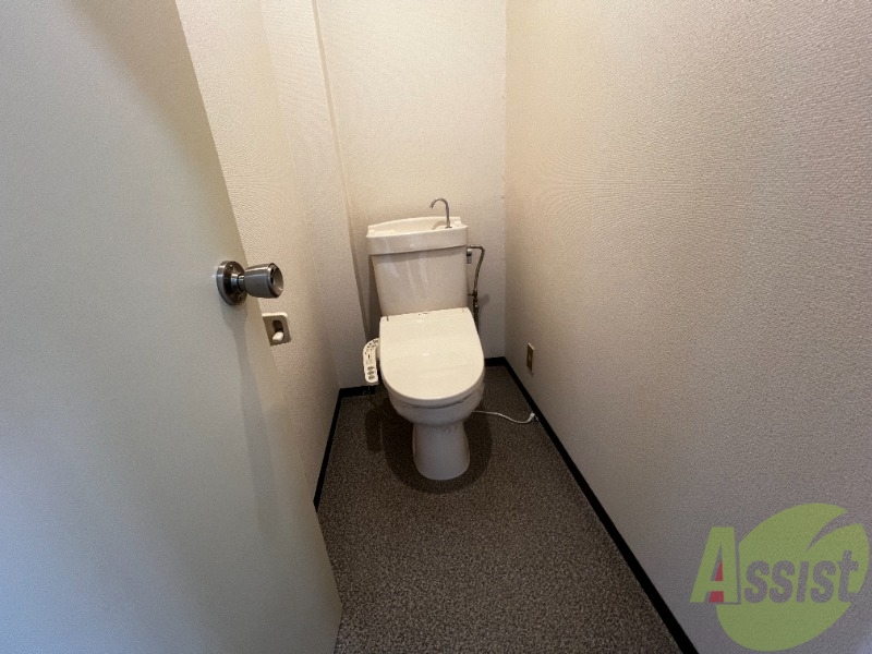 トイレ　トイレはあると嬉しいウォシュレット付きです。