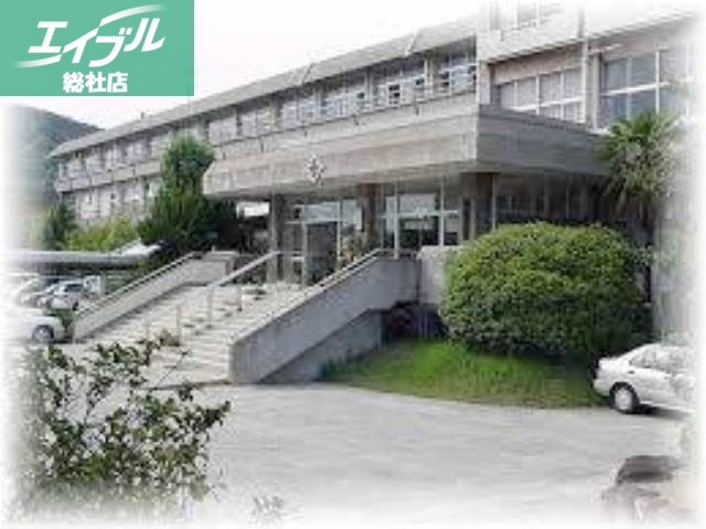 中学校　倉敷市立味野中学校（中学校）まで905m