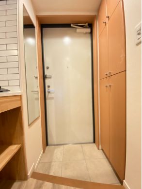 玄関　弊社は都内全域の物件をご紹介可能です！