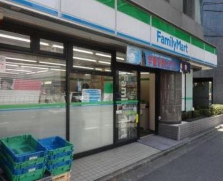 コンビニ　ファミリーマート立川四丁目店（コンビニ）まで210m