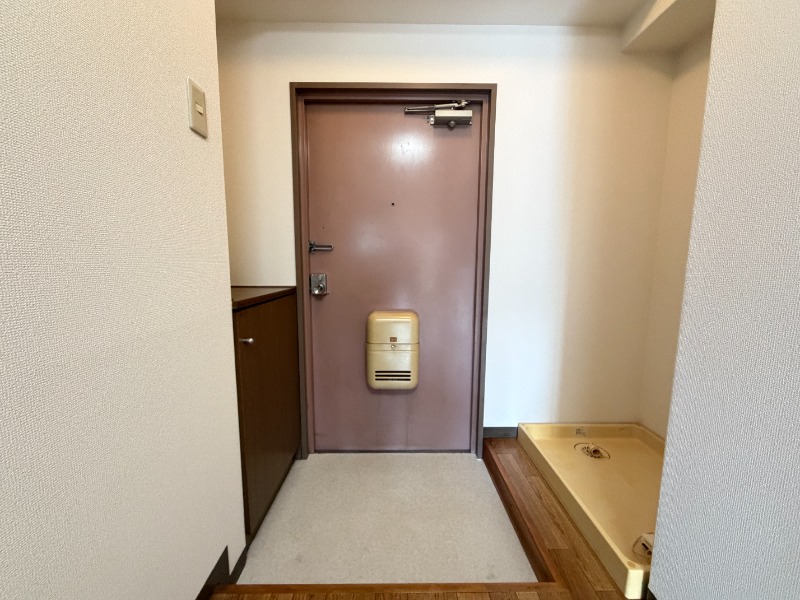 玄関　２０２号室の写真