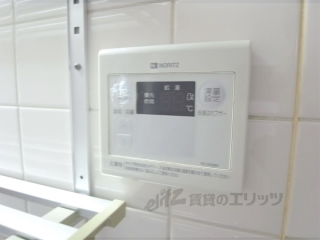 その他設備　給湯器リモコン