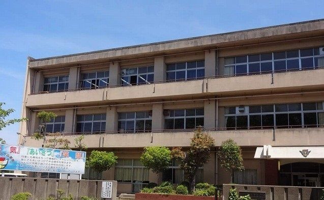 中学校　市原市立市原中学校（中学校）まで500m