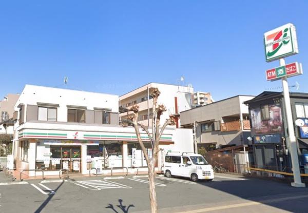 コンビニ　セブンイレブン坂戸本町店（コンビニ）まで542m
