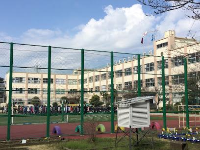 小学校　足立区立大谷田小学校（小学校）まで350m