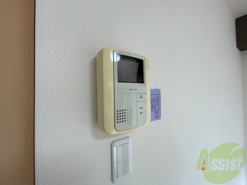 セキュリティ　ＴＶモニター付インターホンです。来客者の顔が見えるので安心！