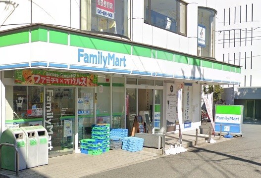 コンビニ　ファミリーマート大船駅北店（コンビニ）まで1202m