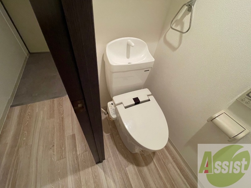 トイレ　こちらはトイレです。清潔感があり、安心して使用できます。