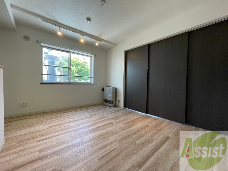 居室・リビング　広くてキレイなお部屋が広がっていて、充実した生活が送れそう。