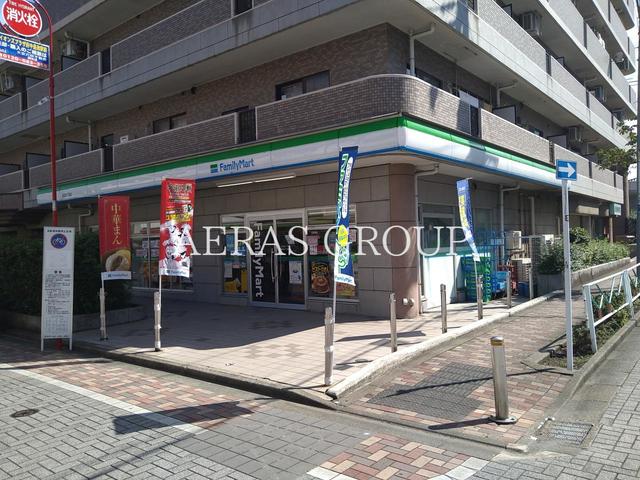 コンビニ　ファミリーマート 是政五丁目店（コンビニ）まで131m