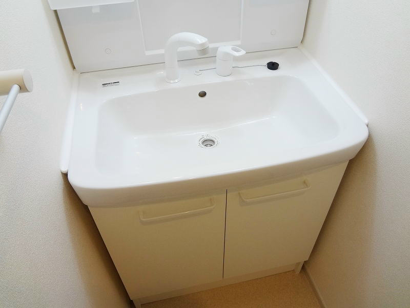 洗面設備　独立洗面台がございます。