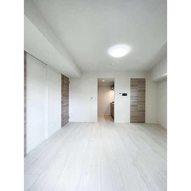 居室・リビング　写真は同タイプ住居です。