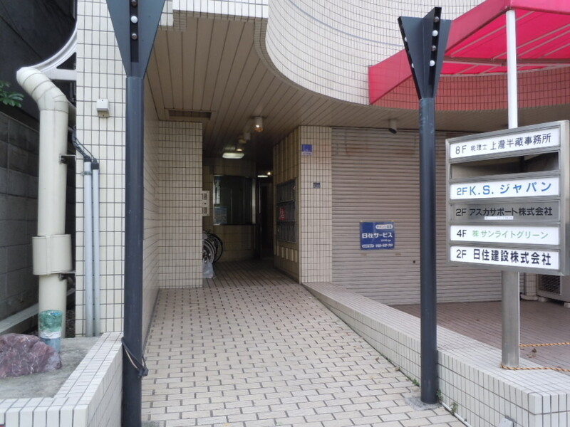 エントランス　スマートな入り口です。
