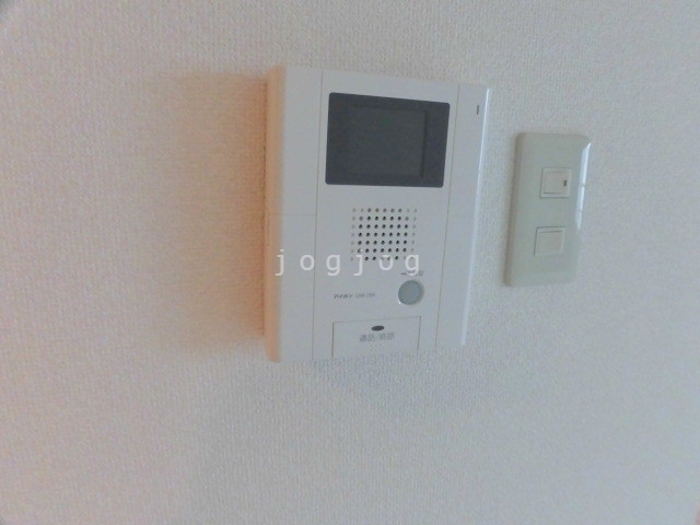 セキュリティ　モニター付きインターホンで来客確認も安心です！