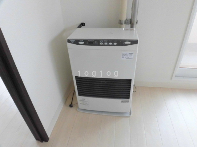 その他設備　冬はあったか石油ストーブです。