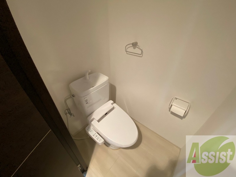 トイレ　トイレです。ウォシュレット付を探している方、おすすめです。