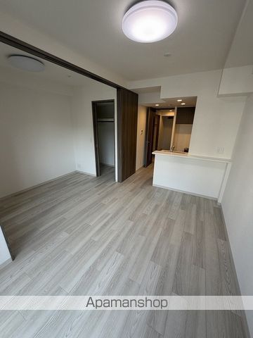 地下鉄御堂筋線 新大阪駅 徒歩10分 15階建 新築の居間写真