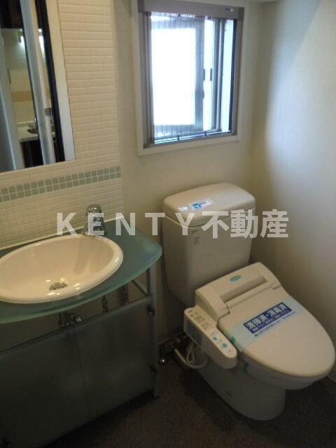 トイレ　清潔感のあるトイレです