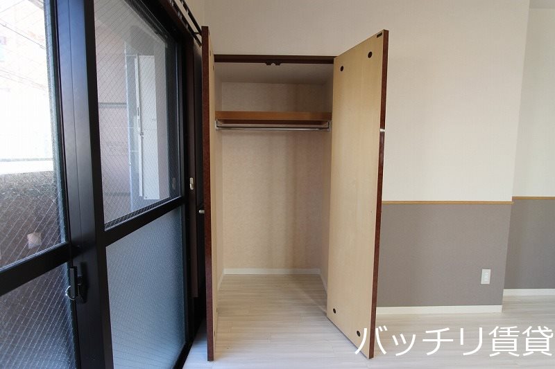 収納　類似写真使用のため、現状を優先致します。