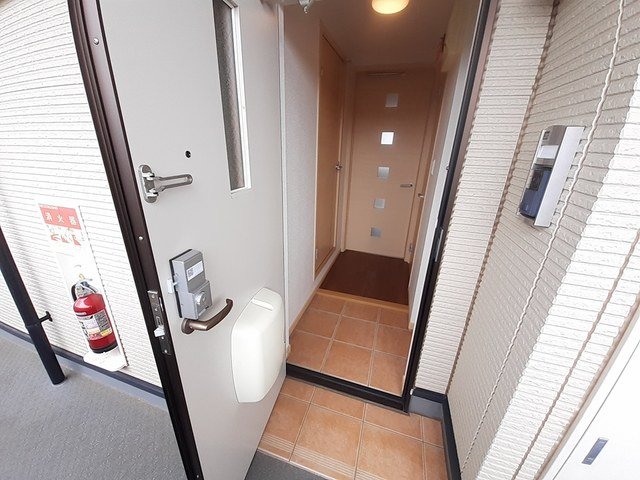 玄関　明るい玄関です