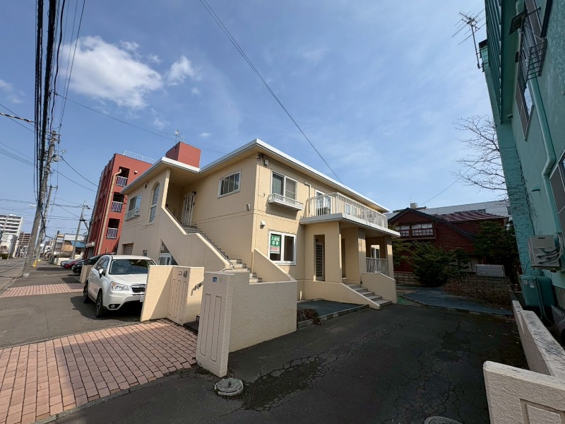 建物外観　札幌市中央区南１５条「　南１５条西１３丁目貸戸建」