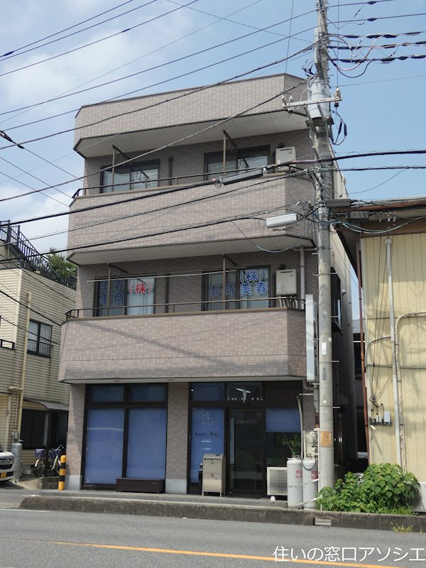 建物外観　新冨ビルのご紹介は住まいの窓口アソシエにお任せ下さい。