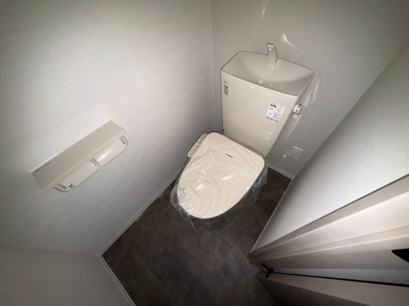 トイレ　こちらはトイレです。清潔感があり、安心して使用できます。